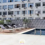 Luxo Na Quadra Da Praia Do Arpoador